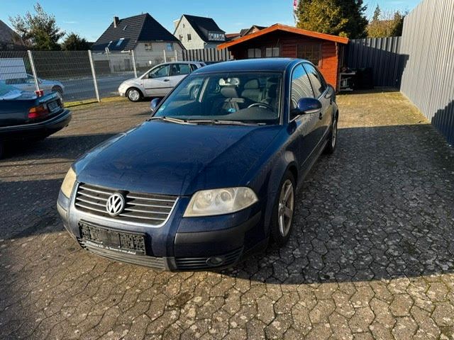 Volkswagen Passat Limousine 1,6 Benzin mit Klimatronik