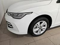 Volkswagen Golf 1.5 eTSI Life DSG PanoD AHK LED HuD ACC