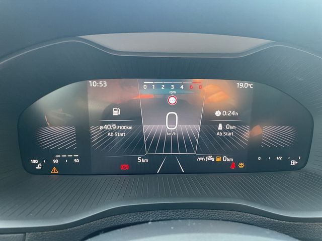 Skoda Karoq 1.0 TSI TOUR *SHZ*AHK*MATRIX*KLIMA*KESSY