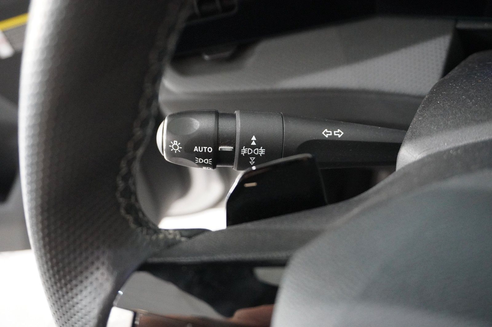 Fahrzeugabbildung Opel Astra L Lim. 1.6 HYBRID GS SPORT NAVI/360°/SPORT