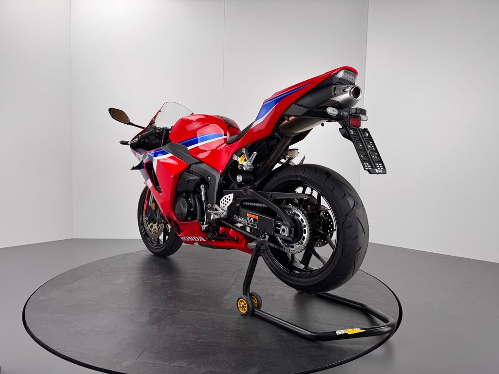 Fahrzeugabbildung Honda CBR 600 RR *NEUWERTIG *1850 KM