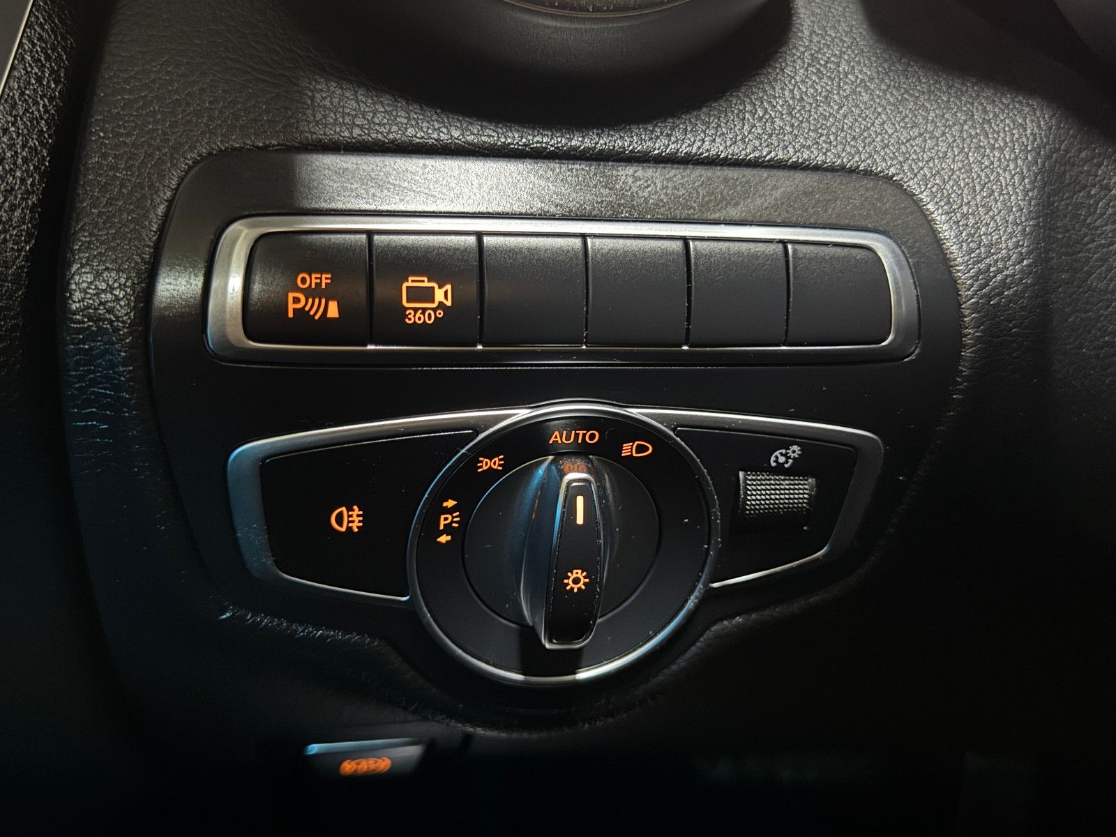 Fahrzeugabbildung Mercedes-Benz C 200 9GT CABRIO 2X AMG LINE AIRSCARF 360°KAMERA