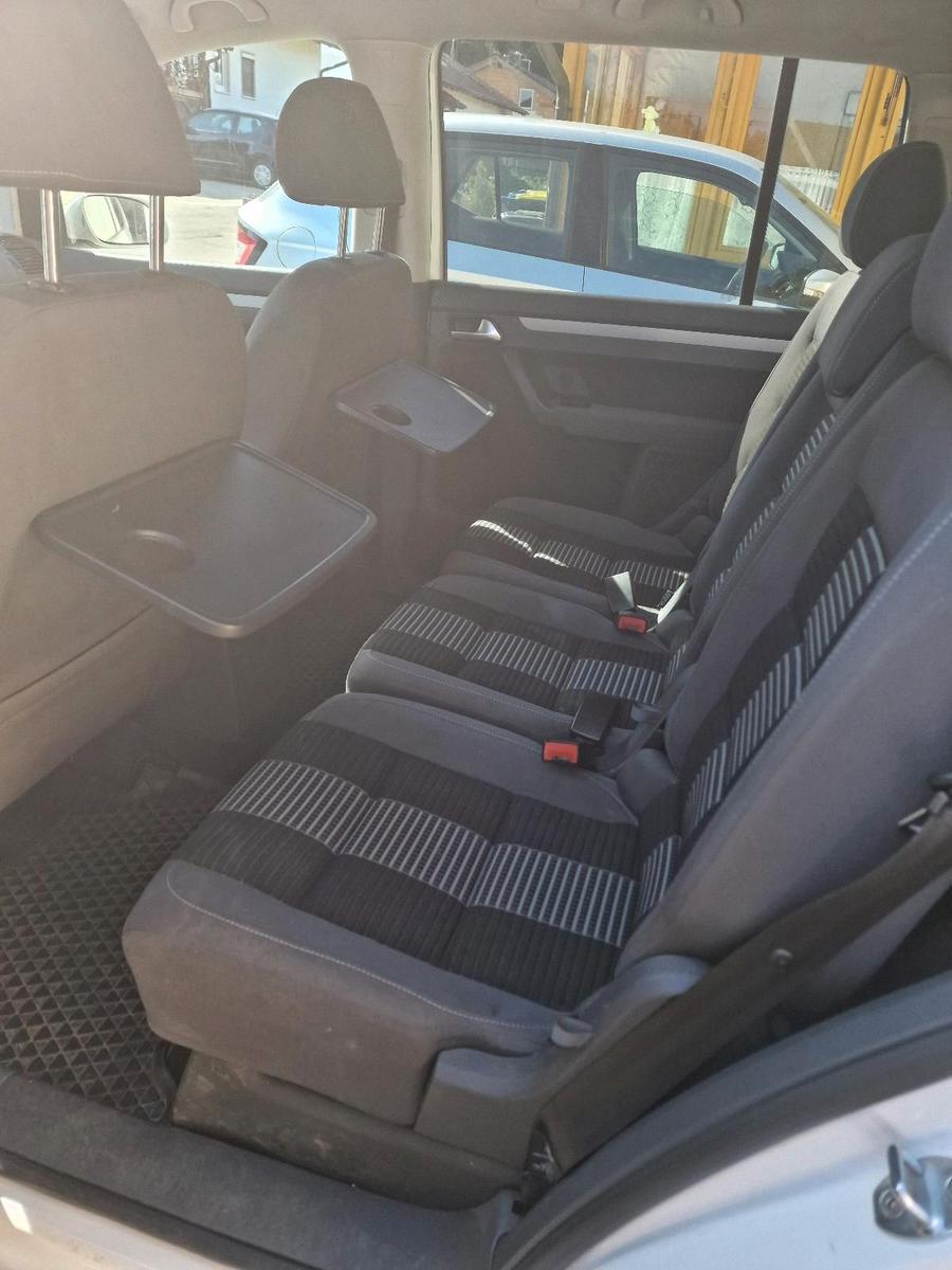 Volkswagen Touran 2009 — photo 15