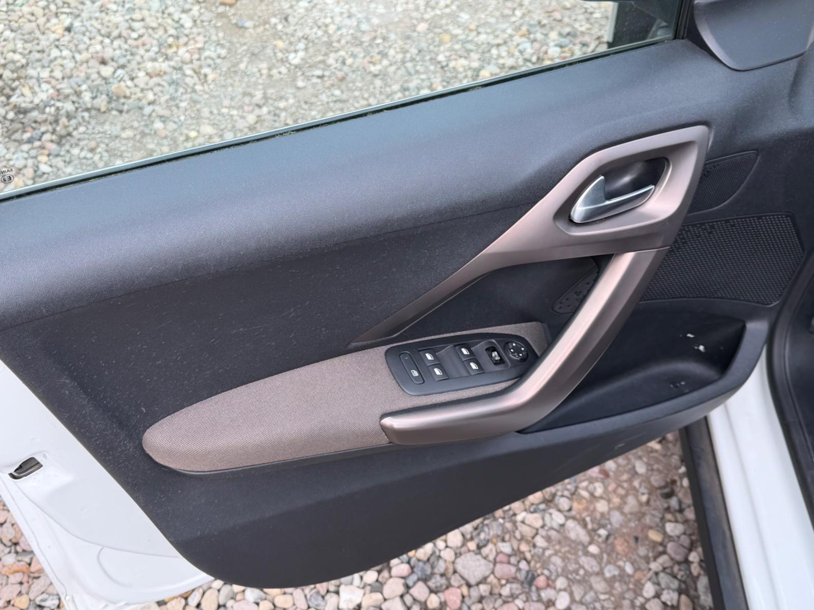 Peugeot 2008 Allure-TOP AUSSTATTUNG!!!!