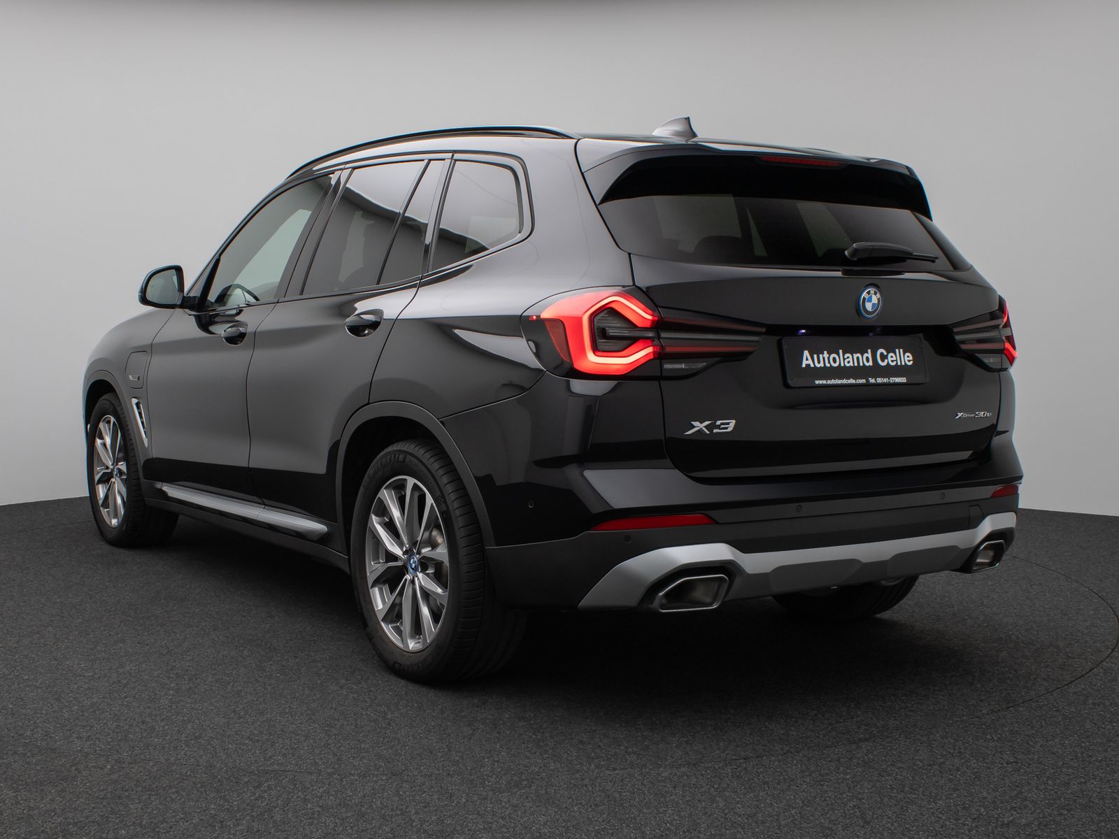 Fahrzeugabbildung BMW X3 xD30e Laser HUD DAB HiFi AHK Komfort 19Zoll