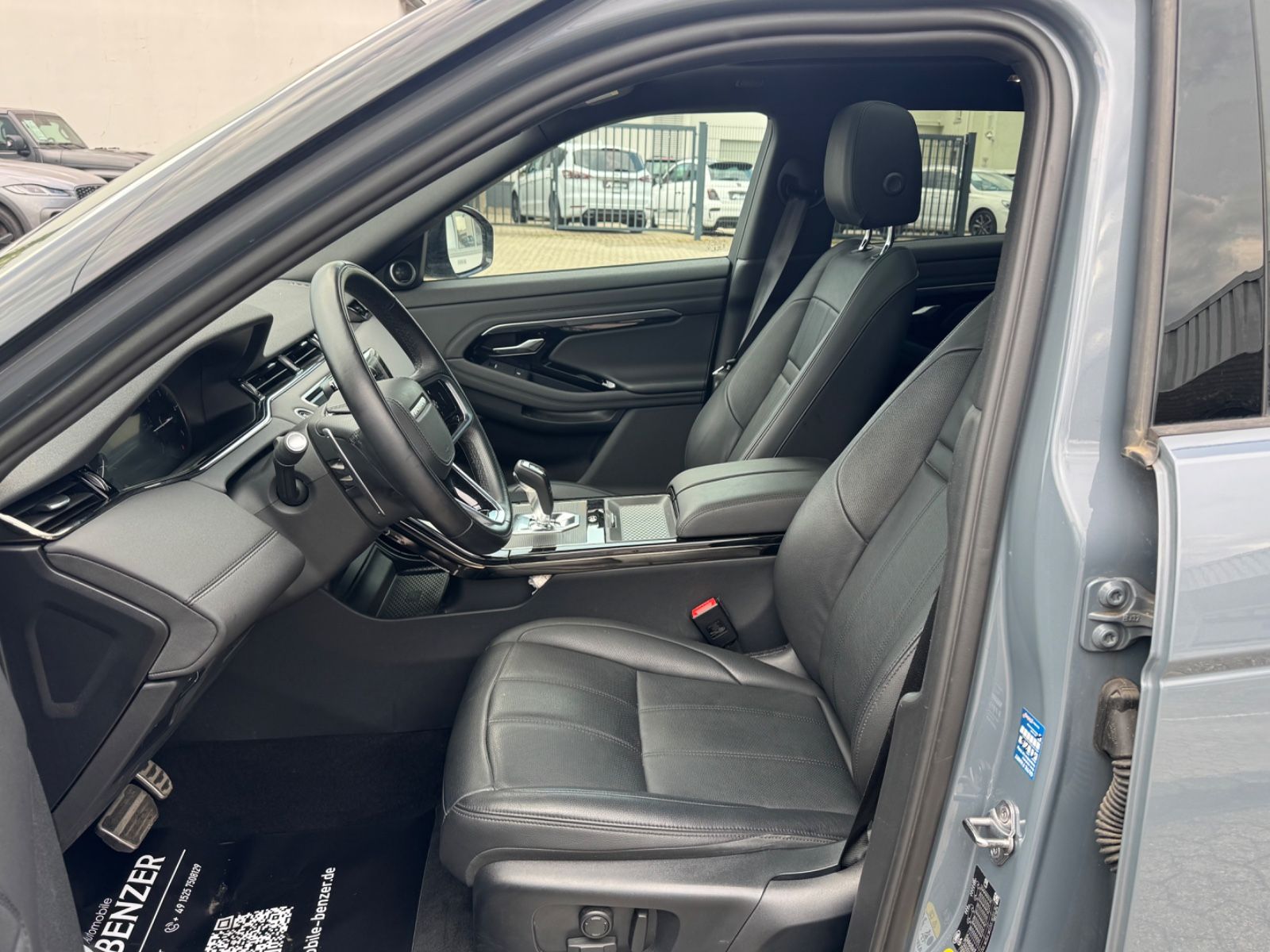Fahrzeugabbildung Land Rover Range Rover Evoque R-Dynamic SE/Leder/PANO/LED
