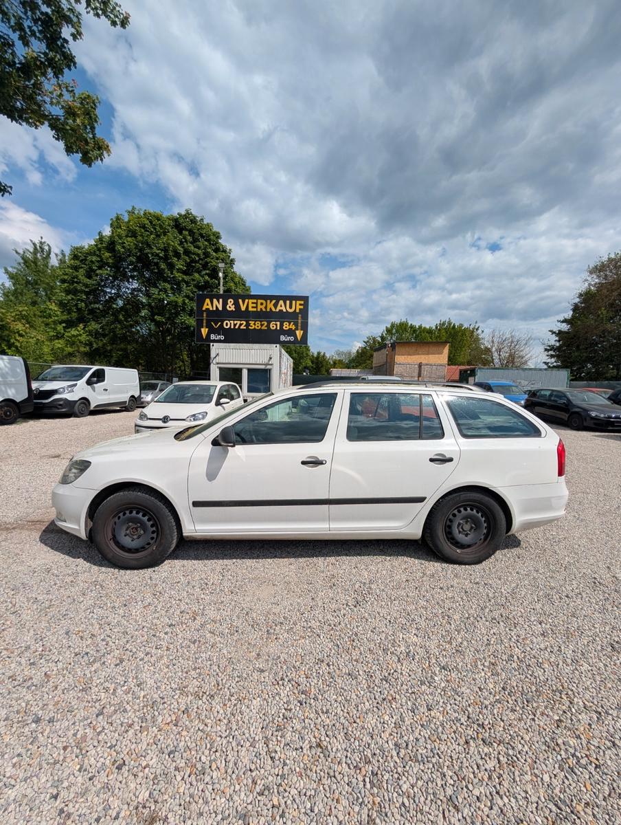 Skoda Octavia *ELEK. FENSTER*AHK*DACHRELING*