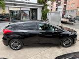 Ford Focus ST-LINE/PDC/ACTIVE PARK ASSIST/ - Ford Focus mit Benzin-Antrieb: Kleinwagen
