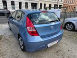Hyundai i30 1.4 Comfort 2-Hand Scheckheft 8-fach bereift - Hyundai i30: Bluetooth
