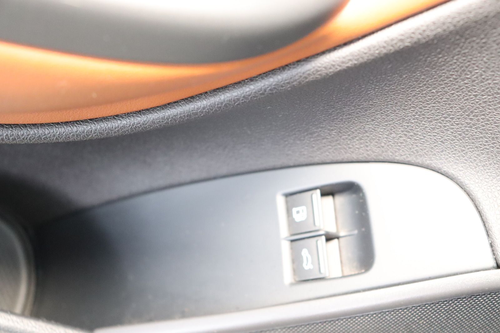 Fahrzeugabbildung Volkswagen Eos 1.4 TSI * Navi * Leder * Sitzhzg.