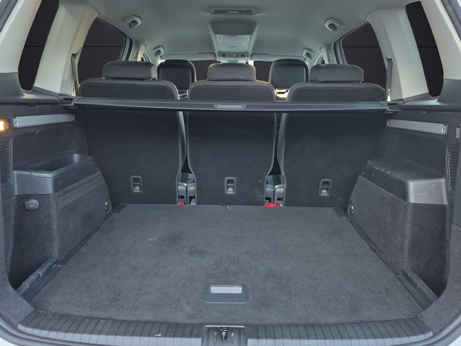 Fahrzeugabbildung Volkswagen Touran TSI Comfortline DSG R-Line LED Navi AID A