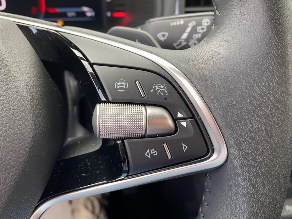 Skoda Karoq 1.5 TSI Selection DSG Navi+RFK+PDC+LED+SHZ