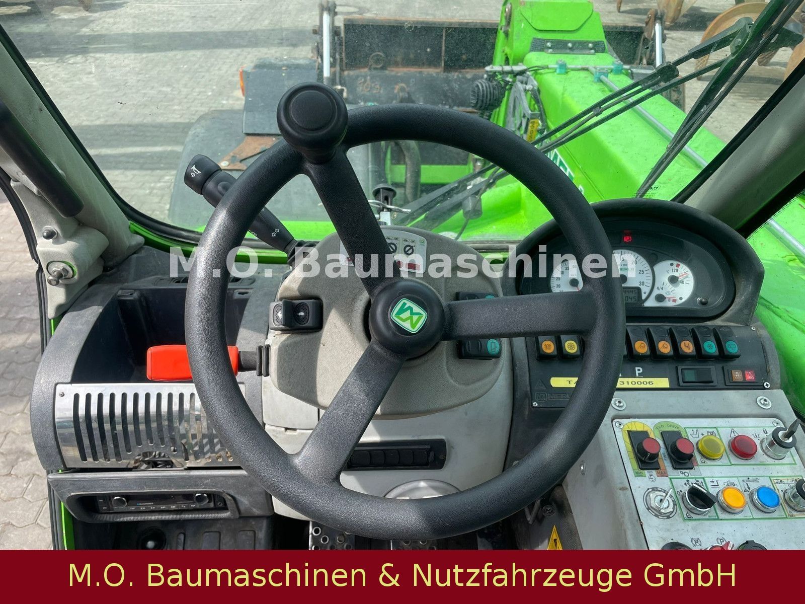 Fahrzeugabbildung Merlo P 55.9 CS / 9 m / 5,5 T/2m³ Mulchgreiferschaufel