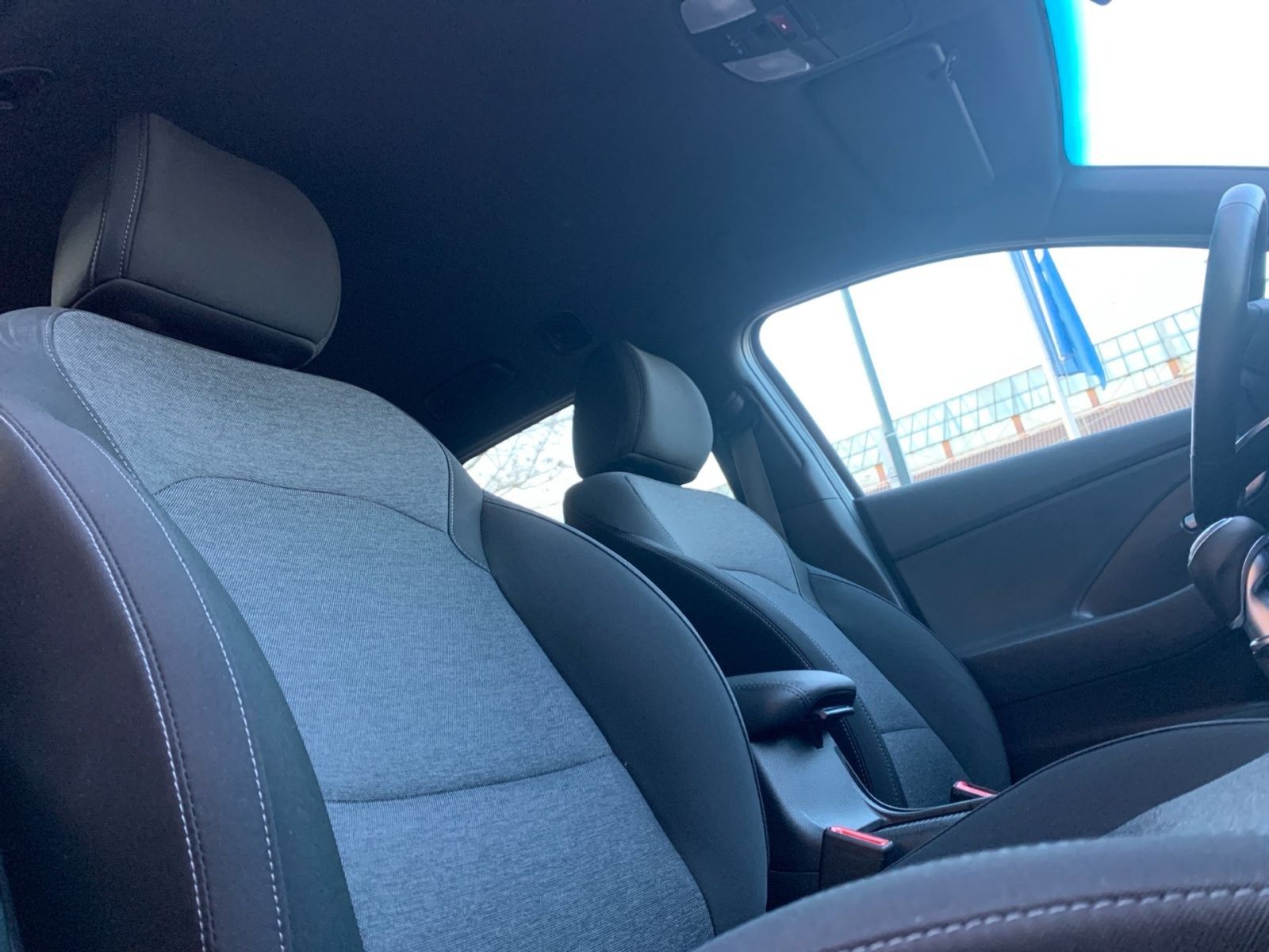 Fahrzeugabbildung Hyundai i30 Kombi 1.0 T-GDI Connect & Go Navi LED