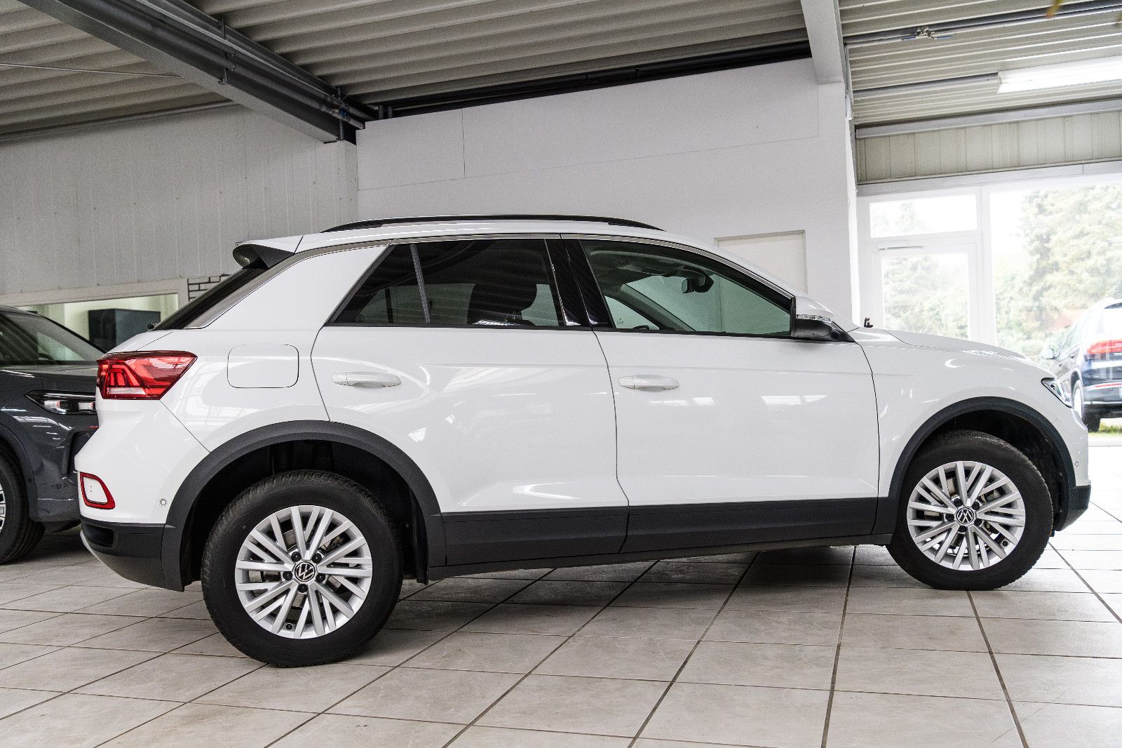 Fahrzeugabbildung Volkswagen T-Roc Life 1.0 TSI NAVI+PDC+SHZ+APP