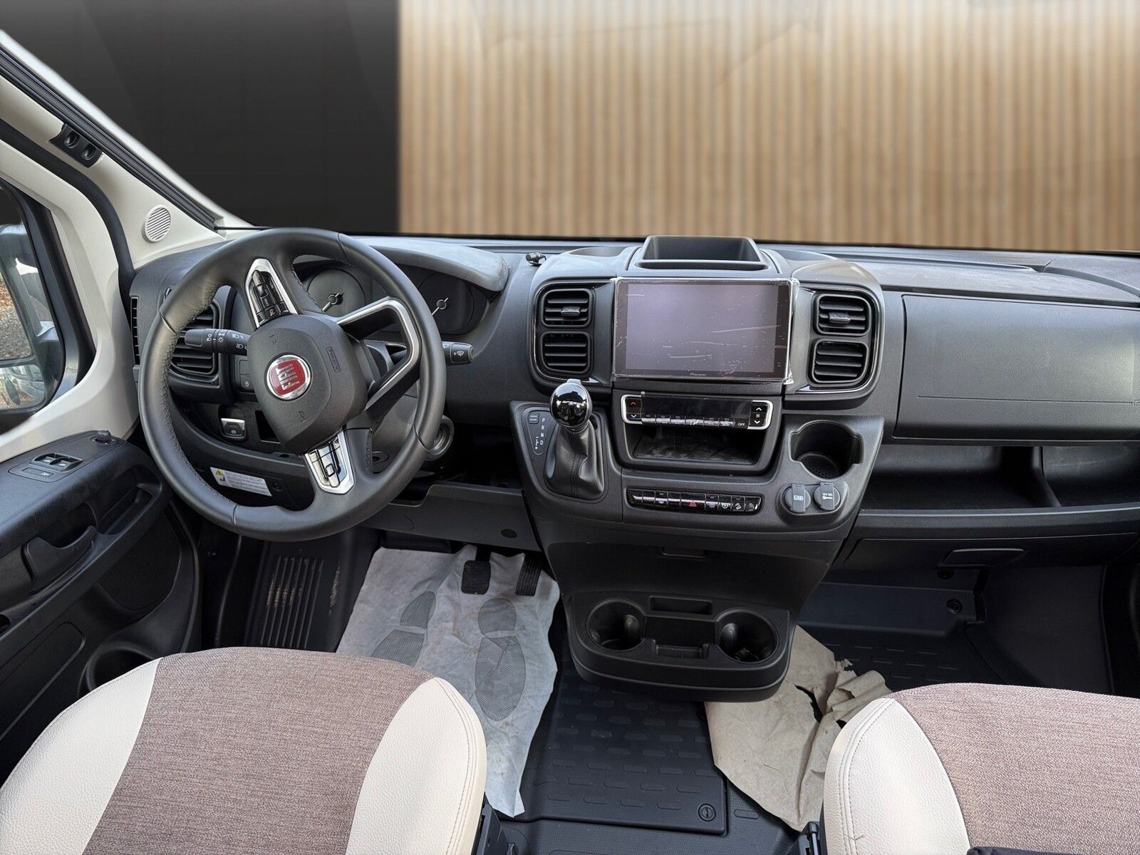 Fahrzeugabbildung Eura Mobil Van V 635 HB 6KW Heizung, Radio DAB, RFK