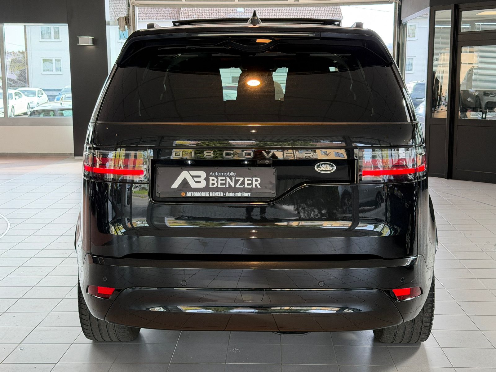 Fahrzeugabbildung Land Rover Discovery 5 R-Dynamic HSE D250 c AWD/PANO/MEMORY