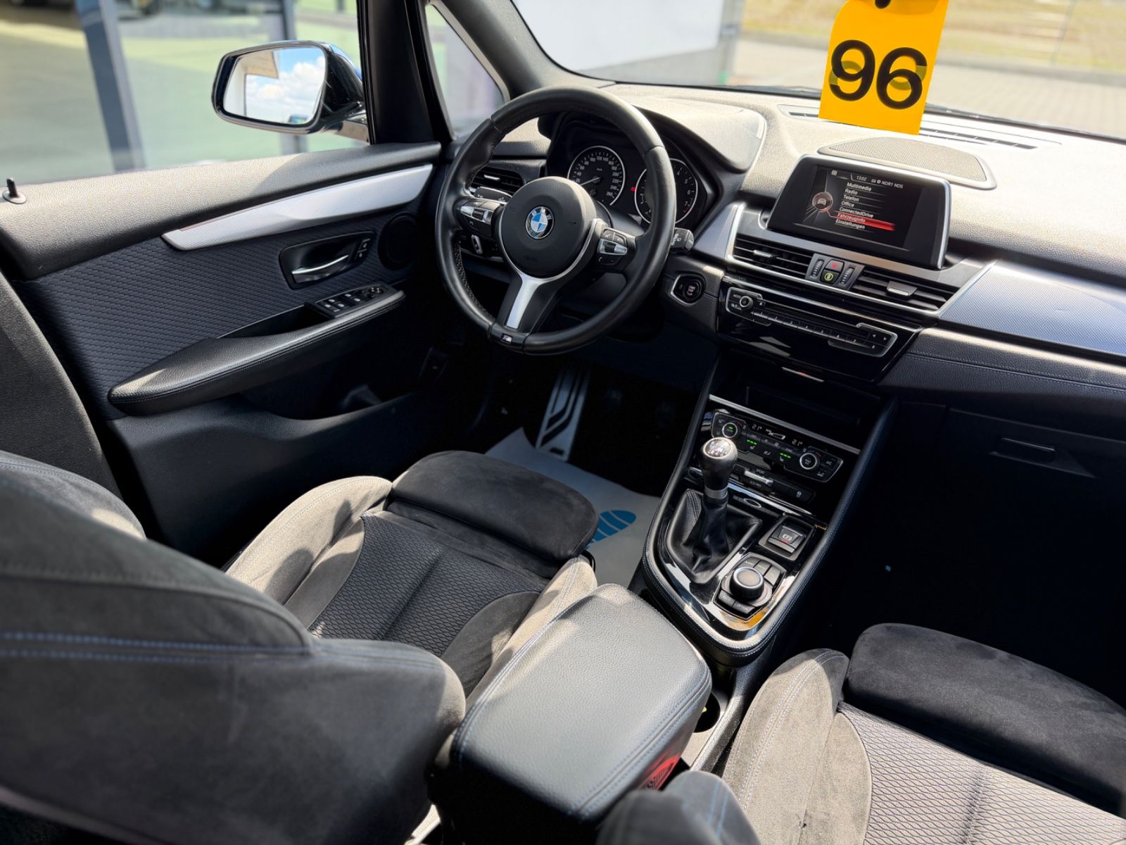 218 Active Tourer M Paket Alcantara