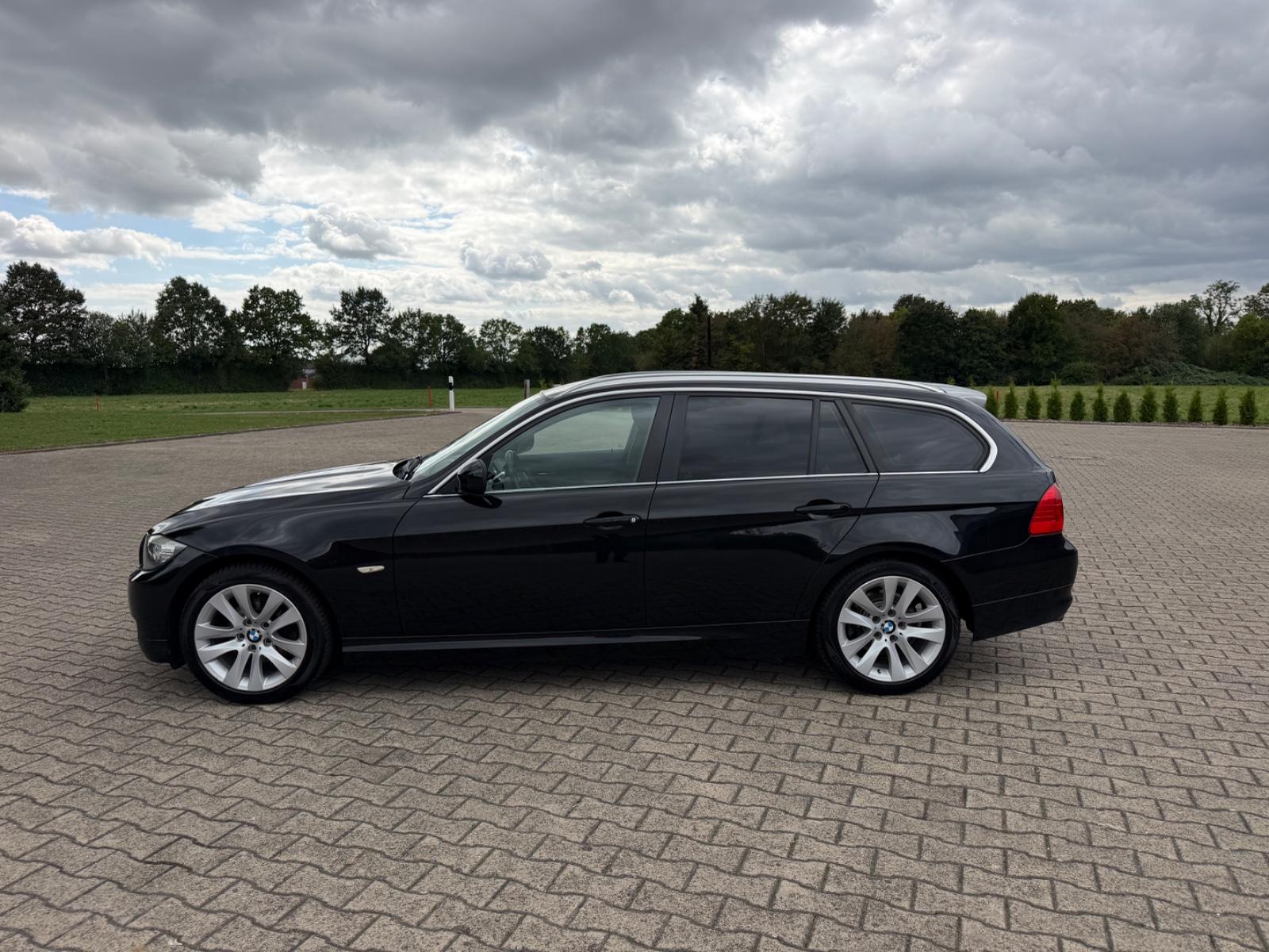 BMW 318 2011 — photo 6