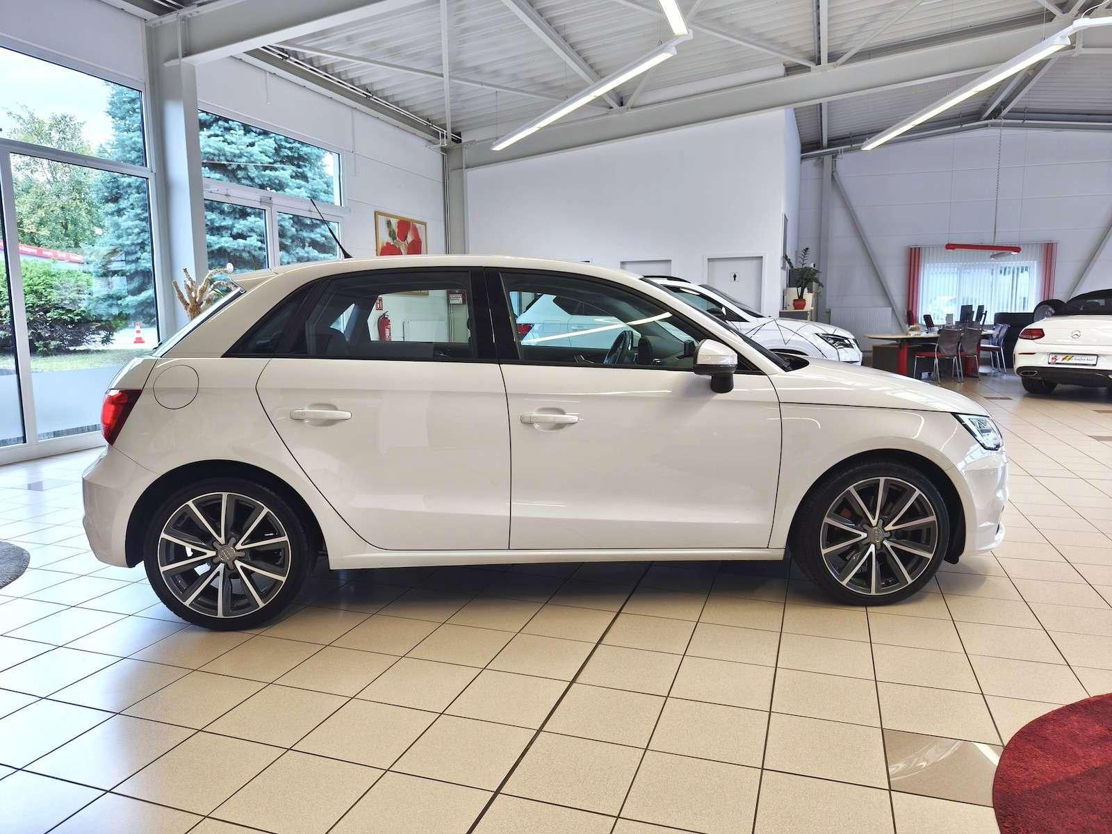 Fahrzeugabbildung Audi A1 1.6 TDI Sport/Xenon/MMI/Teilleder/17´´ 85 ...