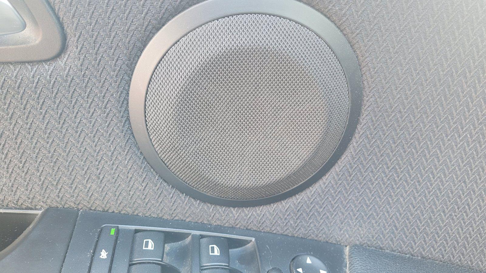 BMW 318 2012 — photo 10