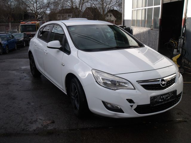 Opel Astra J Lim. 5-trg. Edition