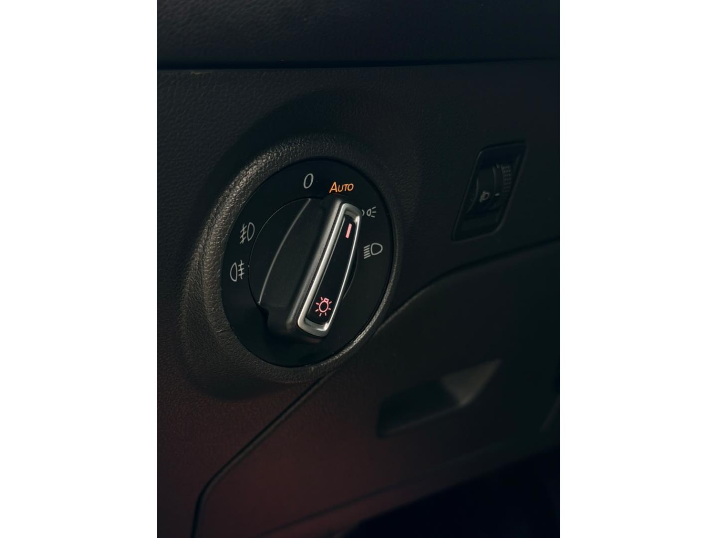 Seat Leon 2014 — photo 11
