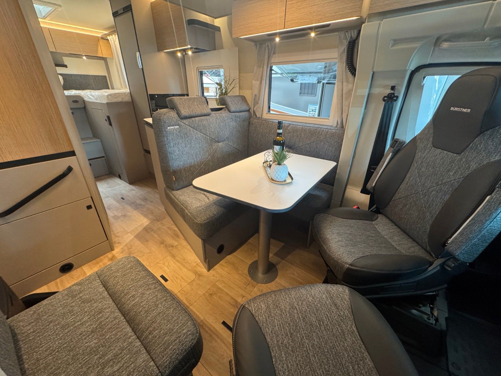 Fahrzeugabbildung Bürstner Campeo TD 690 G SIE SPAREN 14.519 €!