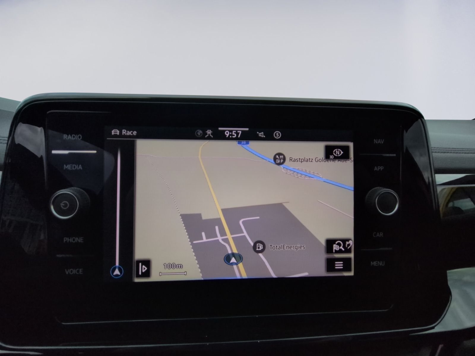 T-Roc R AHK+BlackStyle+Estoril+