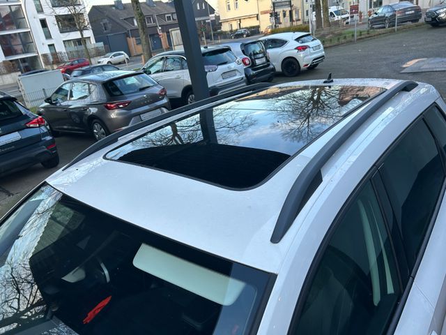 Fahrzeugabbildung Skoda Karoq 2.0 TDI 4x4+el.Panorama+Navi+AHK+CarPlay+