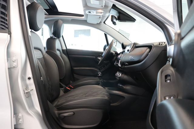 Fahrzeugabbildung Fiat 500X Cross|1HAND|PANO|KAMERA|ACC|19ZOLL|