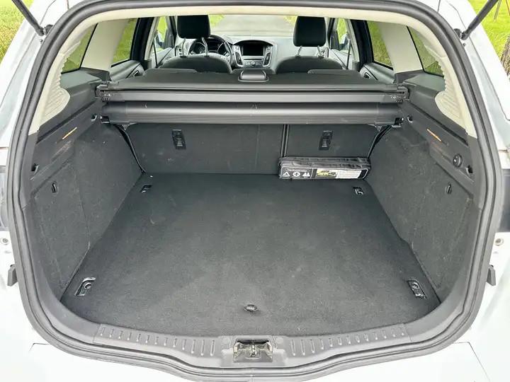 Ford Focus 2014 — photo 8