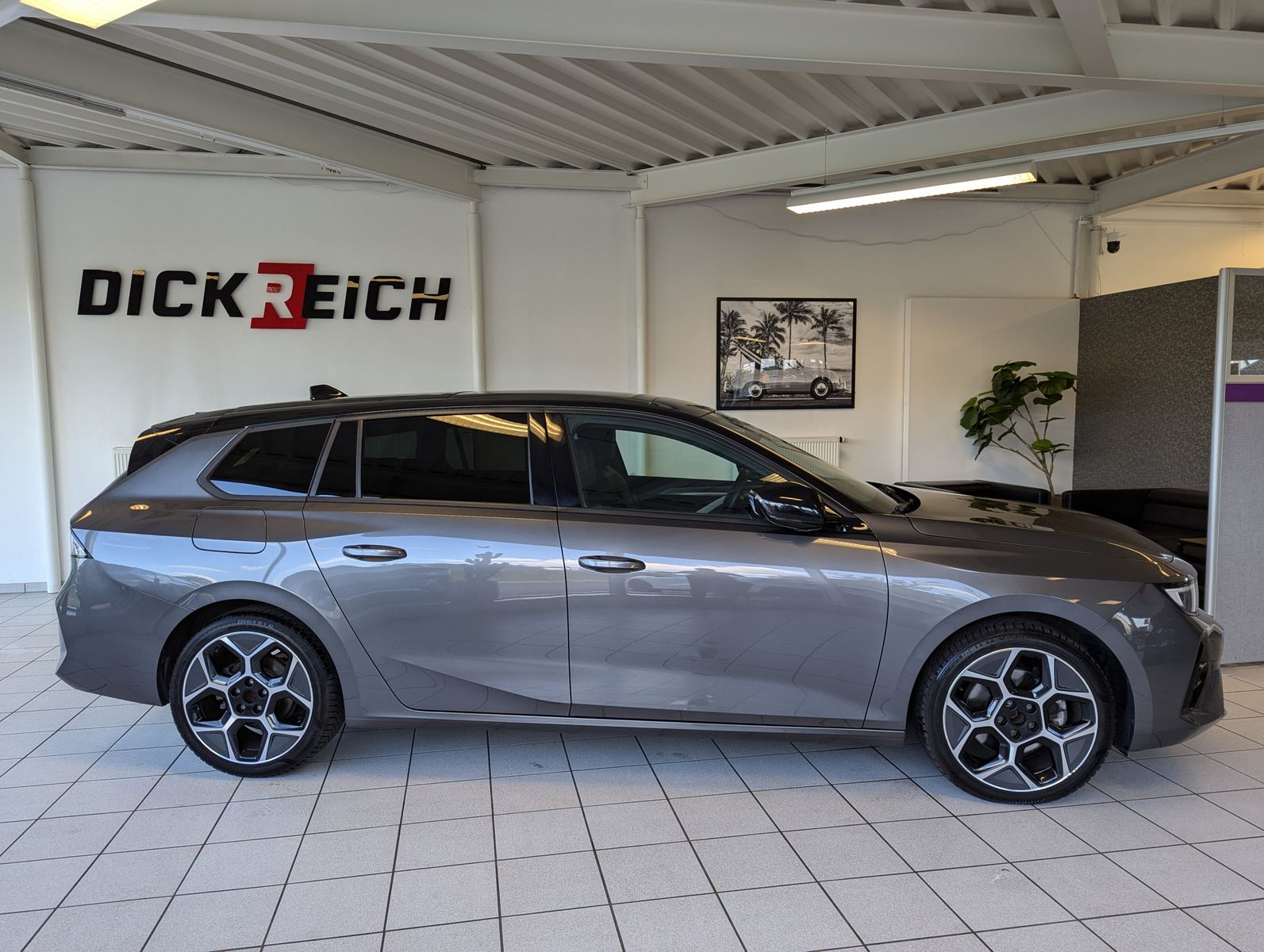 OPEL Astra 1.2 Ultimate Leder-Nappa Sitzlüft AHK Pano - Image 8