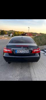 Mercedes-Benz E-Coupe 200 CGI, Bi Xenon+LED-Tagf, Autom., Navi - Mercedes-Benz E 200: Coupe, Cgi