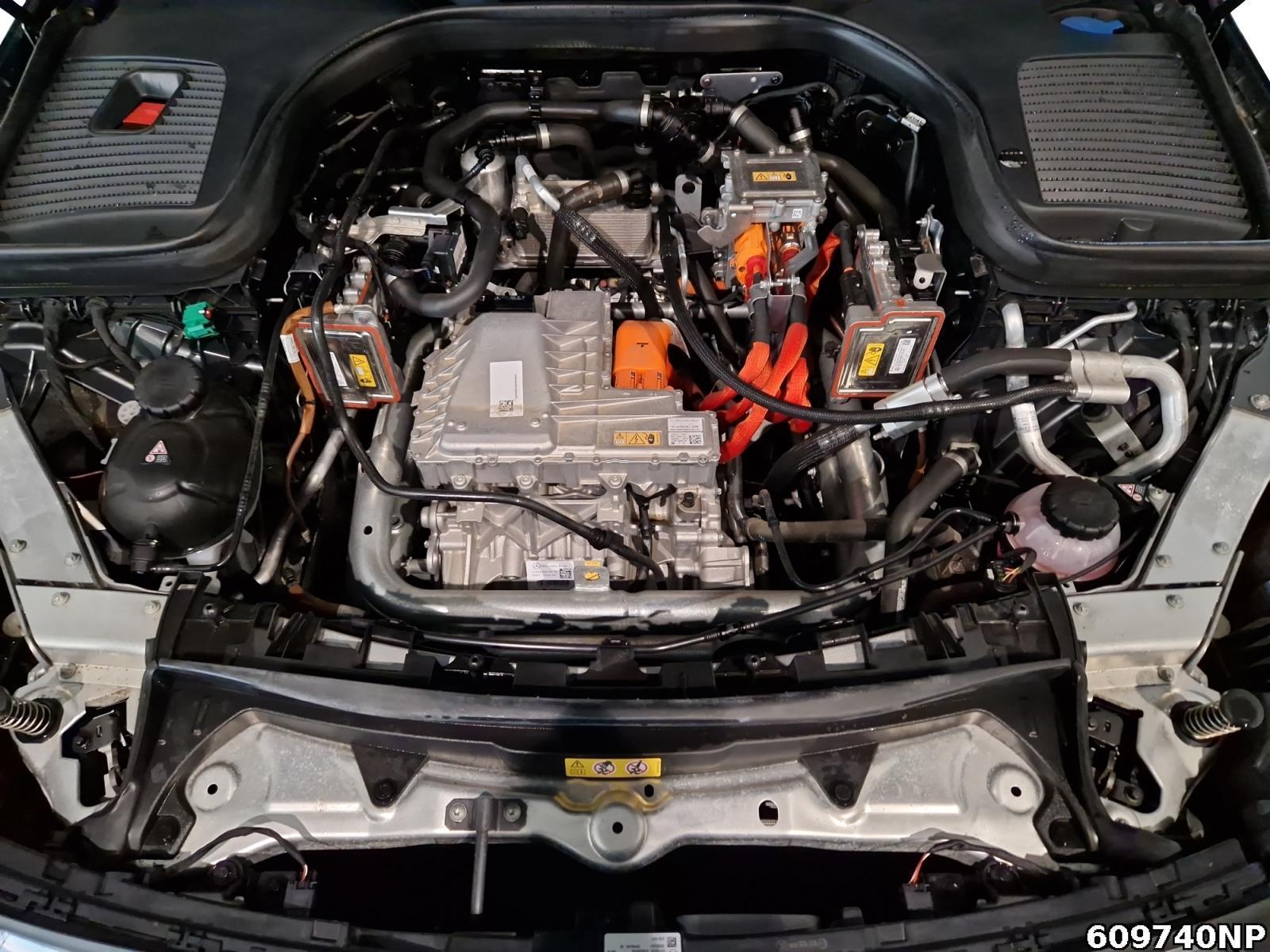 Mercedes-Benz EQC 400 4M AMG MULTIBEAM Ambiente Kamera Sounds.