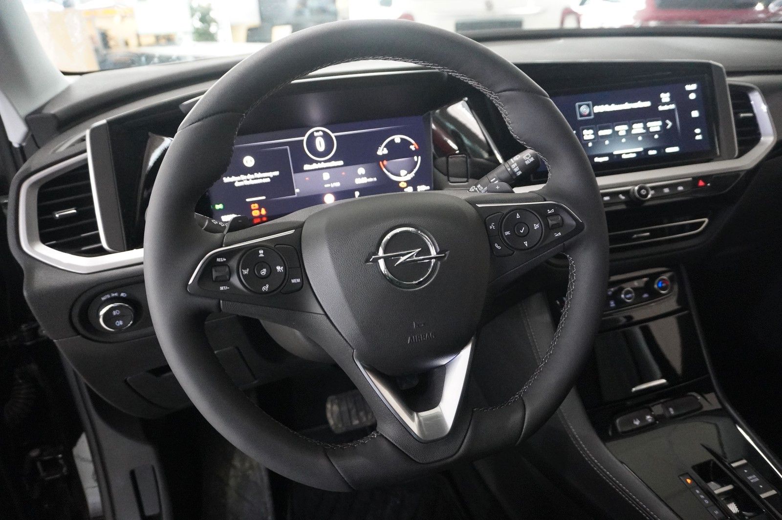 Fahrzeugabbildung Opel Grandland (X) 1.2T GS LINE NAVI/LED/KAMERA/SPORT