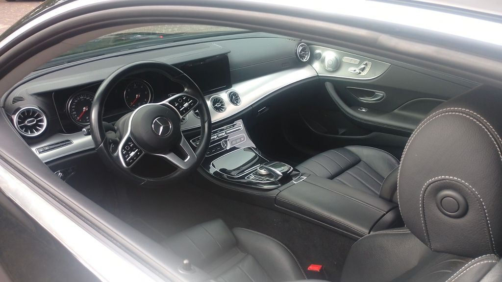 Image of Mercedes-Benz E 300