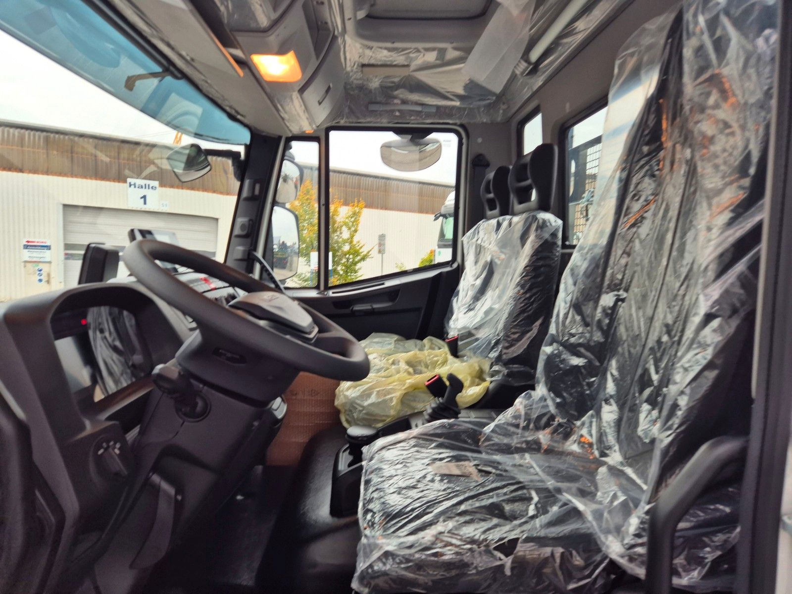 Fahrzeugabbildung Iveco Eurocargo ML80E21 Meiller Kipper 2x AHK 3 Sitze