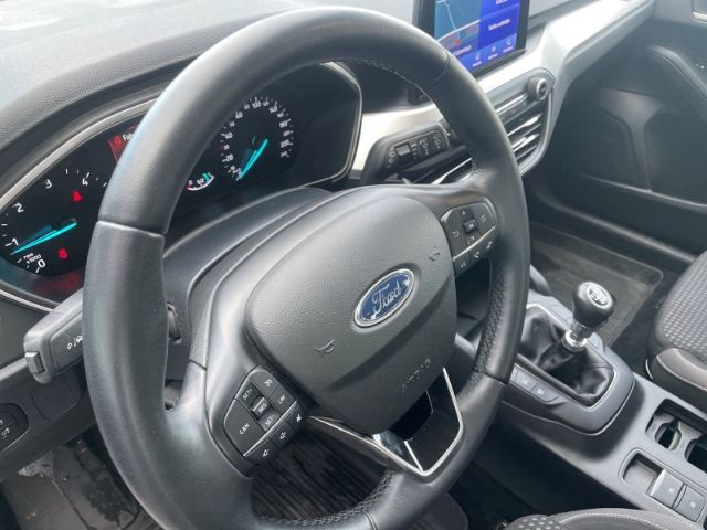 Fahrzeugabbildung Ford Focus 1.5 EcoBlue Cool & Connect Navi, Rückfahrk