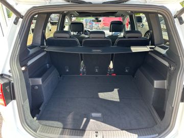 Fahrzeugabbildung Volkswagen Touran 2.0 TDI R Line Pano Leder ACC Standh. 18"