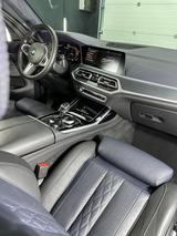 BMW X7 M50i - Dark Shadow Edition 1/500 - Frozen - graue BMW X7 M50