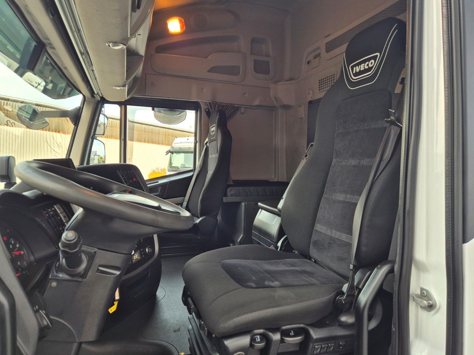 Fahrzeugabbildung Iveco Stralis 460NP LNG 4x2 3 Stück