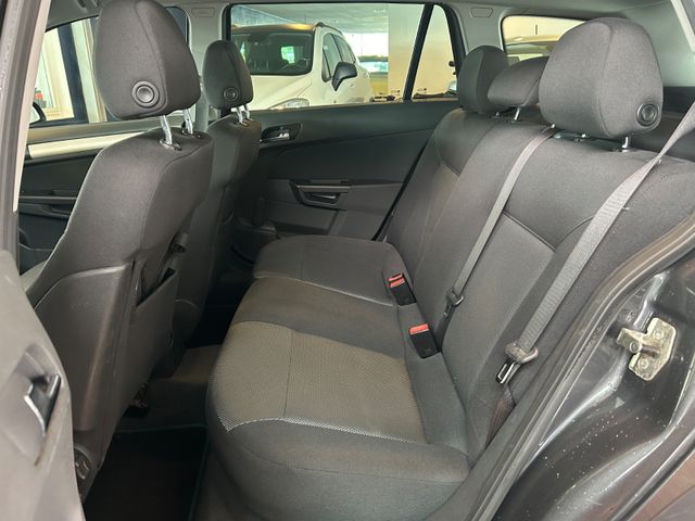 Fahrzeugabbildung Opel Astra H Caravan Innovation AHK