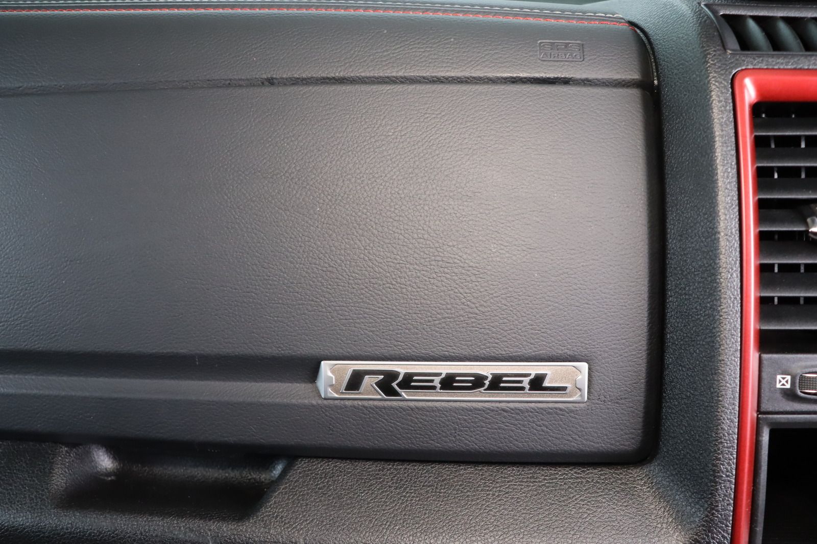 Fahrzeugabbildung Dodge Ram 1500 Rebel * Navi * el. Sitze * RFK
