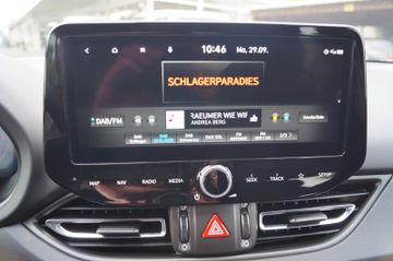 Hyundai i30 Kombi DCT-NAVI-LED-KAMERA-SHZG-ALU17-