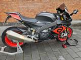 Aprilia RSV4 1000RR - APRILIA 1000 RSV4