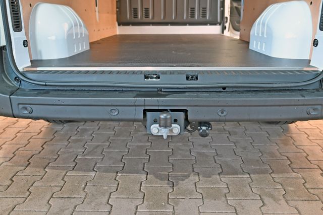 Fahrzeugabbildung Renault Master RED dCi 150 PS L3H2 AHK + Klima #23T047