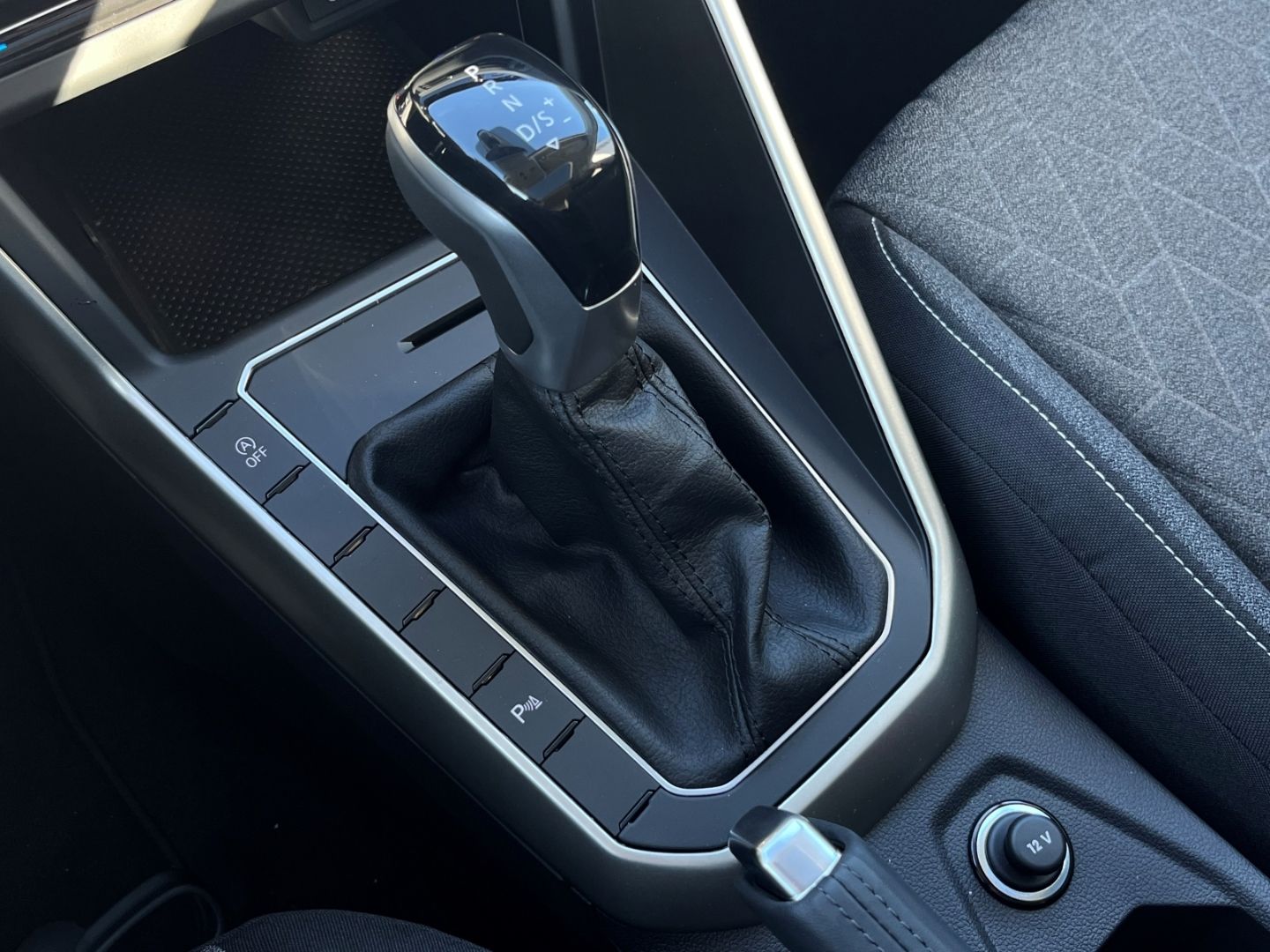 Polo 1.0 TSI MOVE DSG - Navi*Kamera*Shzg*APP*PDC