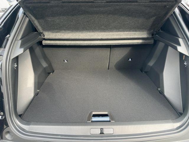 Peugeot 2008 Hybrid 145 e-DSC Allure, Navi, 360° Kamera