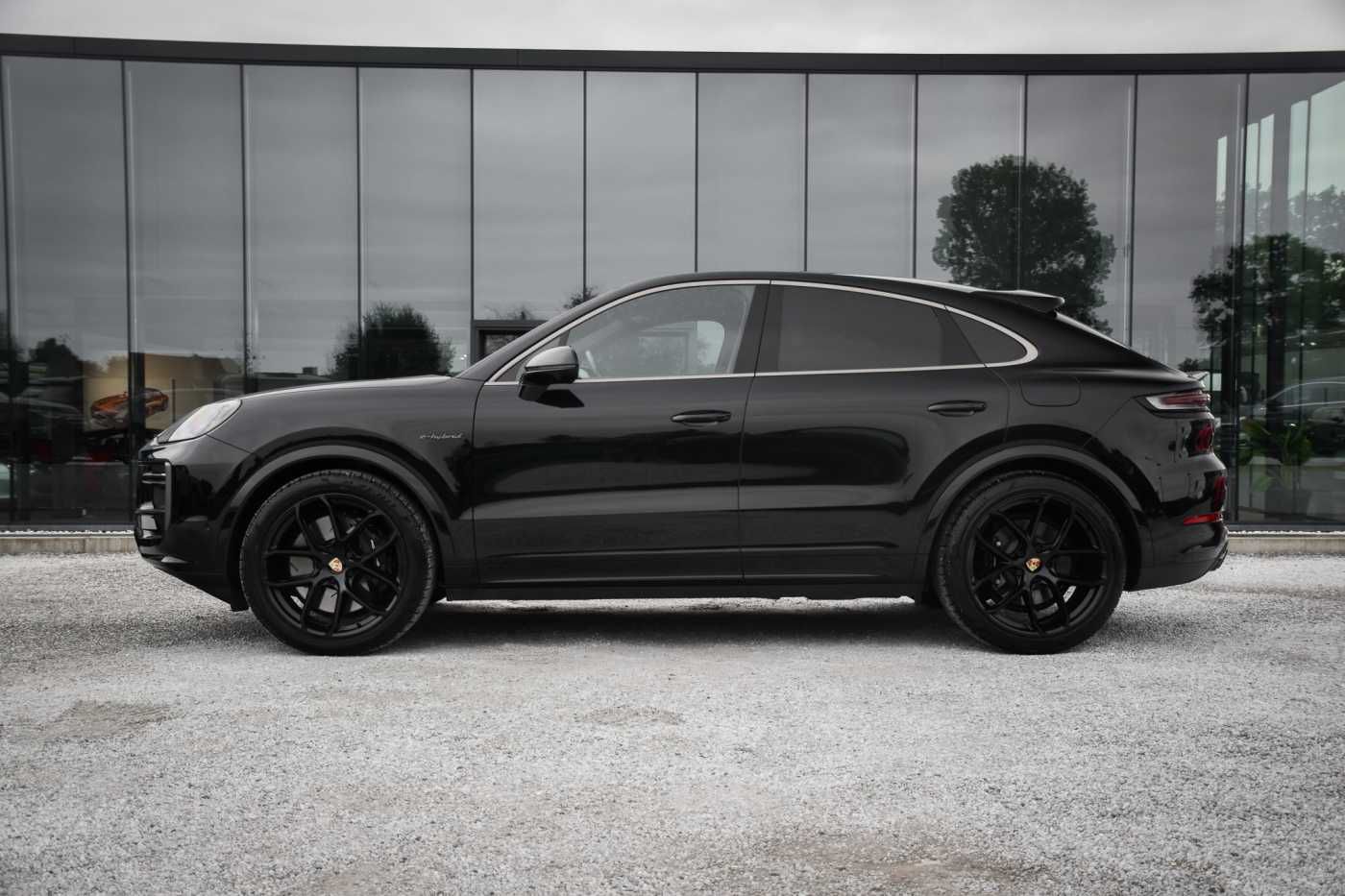 Porsche CAYENNE Coupé Turbo Hybrid  PDCC RearAxle Massag imagem 3